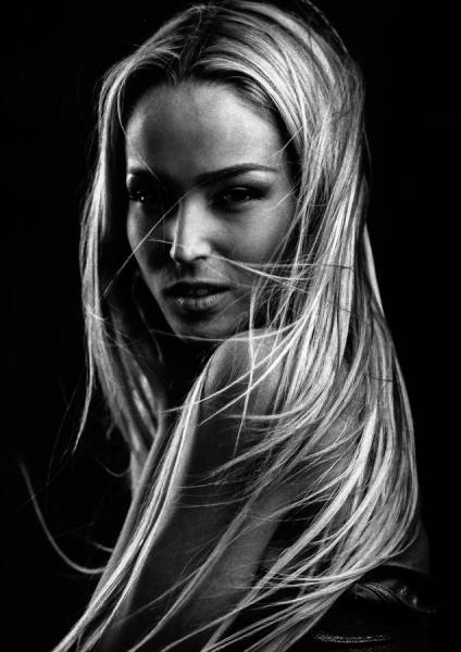 Photograph Martin Krystynek Sensual Beauty on One Eyeland